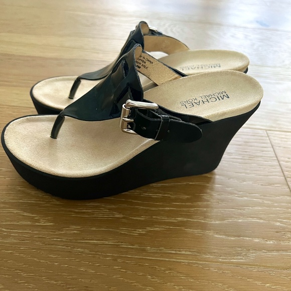 Michael Kors Wedge Sandal Black -  lightly used - size 6 - Picture 1 of 5